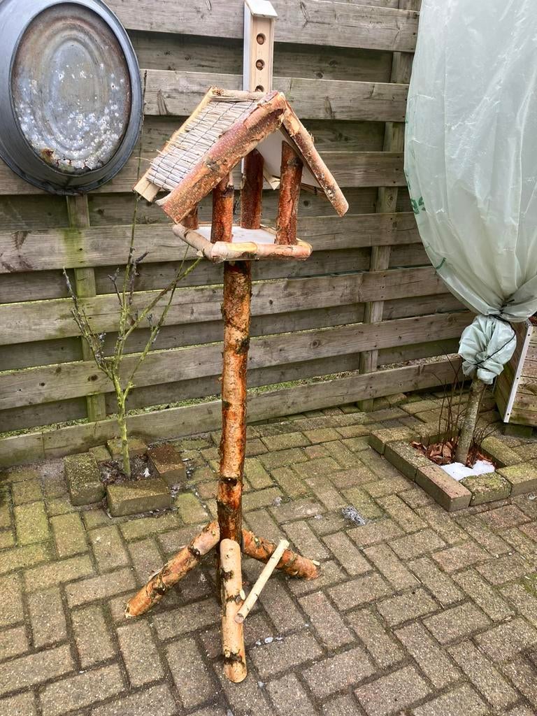voeder/vogelhuisje op poot,140 cm hoog ,nu 25euro., Ophalen, Zo goed als nieuw