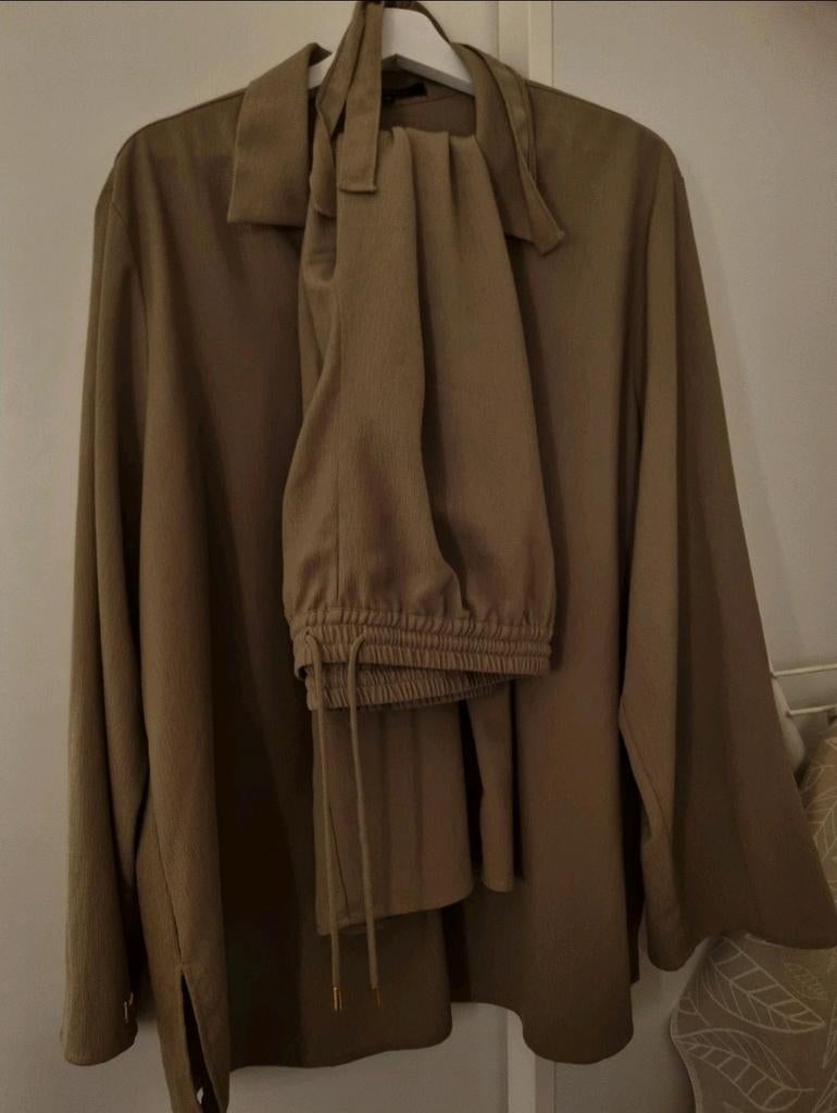 MERRACHI Twinset - Stijlvol en Comfortabel, Merrachi, Ophalen of Verzenden, Zo goed als nieuw