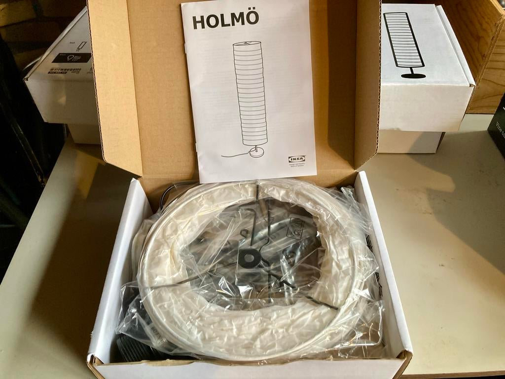 NOS IKEA MOLMÖ Staande Lamp - Nieuw in Doos, Huis en Inrichting, Lampen | Vloerlampen, Ophalen of Verzenden, Nieuw, Overige materialen