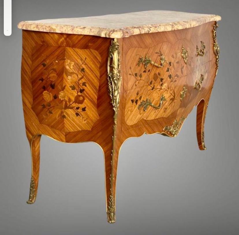 Franse Louis XV-stijl, commode, marqueterie en marmer blad., Antiek en Kunst, Ophalen