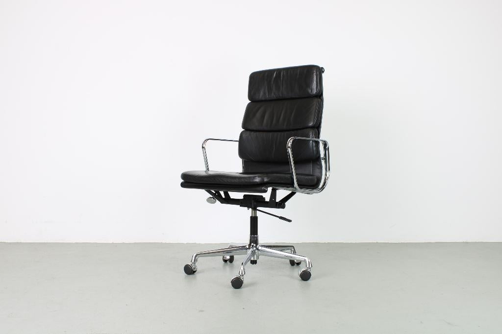 Vitra EA 219 Softpad bureaustoel, zwart leer, Chroom, Huis en Inrichting, Bureaustoelen, Ophalen, Gebruikt, Zwart, Bureaustoel