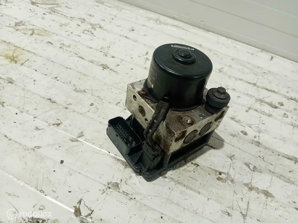 ABS pomp Volkswagen Polo 6X0614117, Auto-onderdelen, Remmen en Aandrijving, Gebruikt, Ophalen of Verzenden