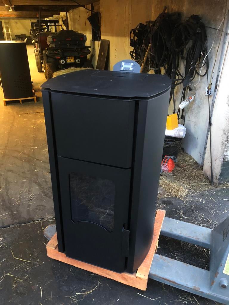 Milkuz pelletkachel op CV 25 kW op WiFi, Ophalen of Verzenden, Nieuw, Overige brandstoffen, Pelletkachel