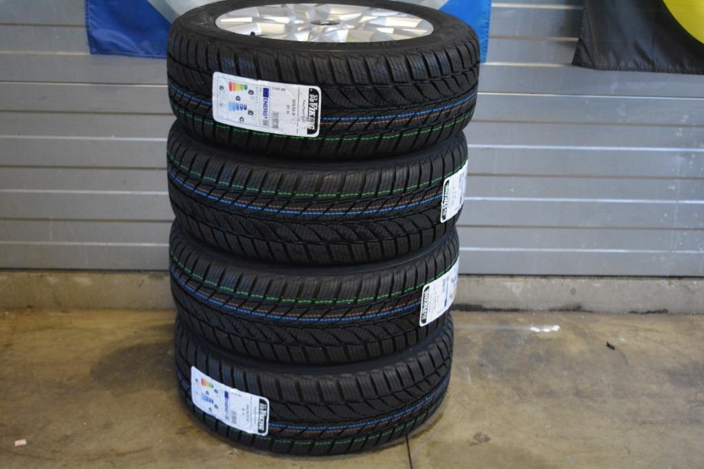 Originele Nieuwe "16" velgenset Kia Ceed met All Season, 16 inch, Banden en Velgen, Nieuw, All Season