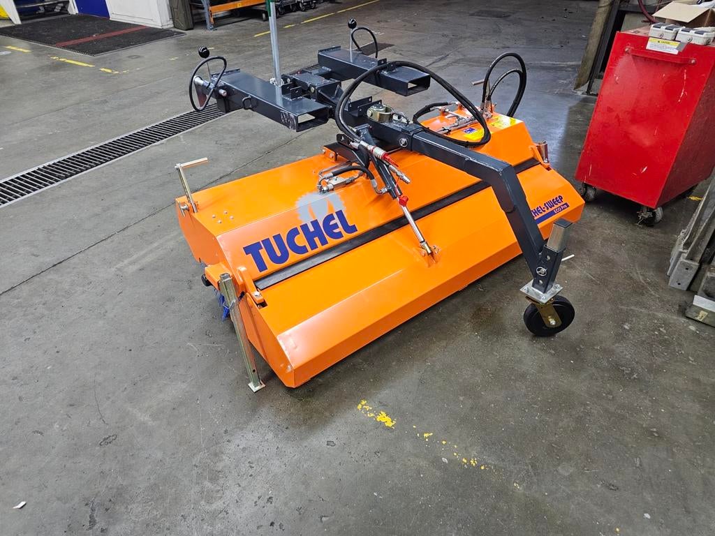 TUCHEL-SWEEP ECO Pro 1800 veegborstel voor heftruckvorken, Zakelijke goederen, Machines en Bouw | Onderhoud en Reiniging, Ophalen