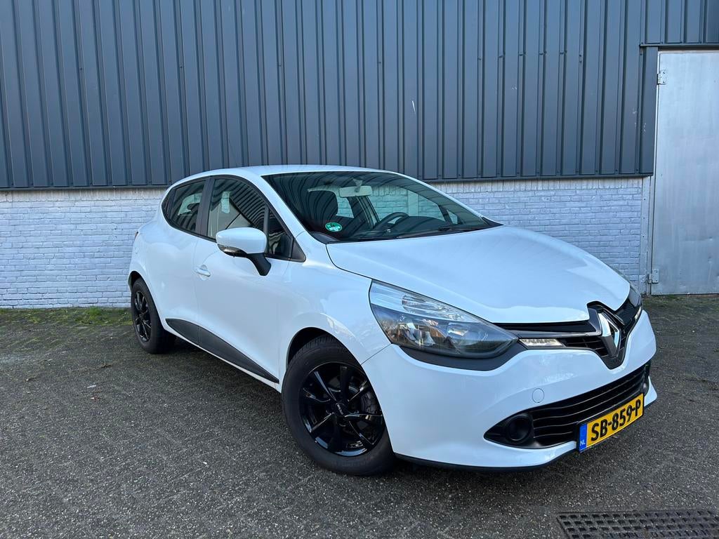 Renault Clio 1.2 54KW 5-DRS 2014 Wit APK Aflevering, Auto's, Voorwielaandrijving, Handgeschakeld, Dealer onderhouden, Geïmporteerd