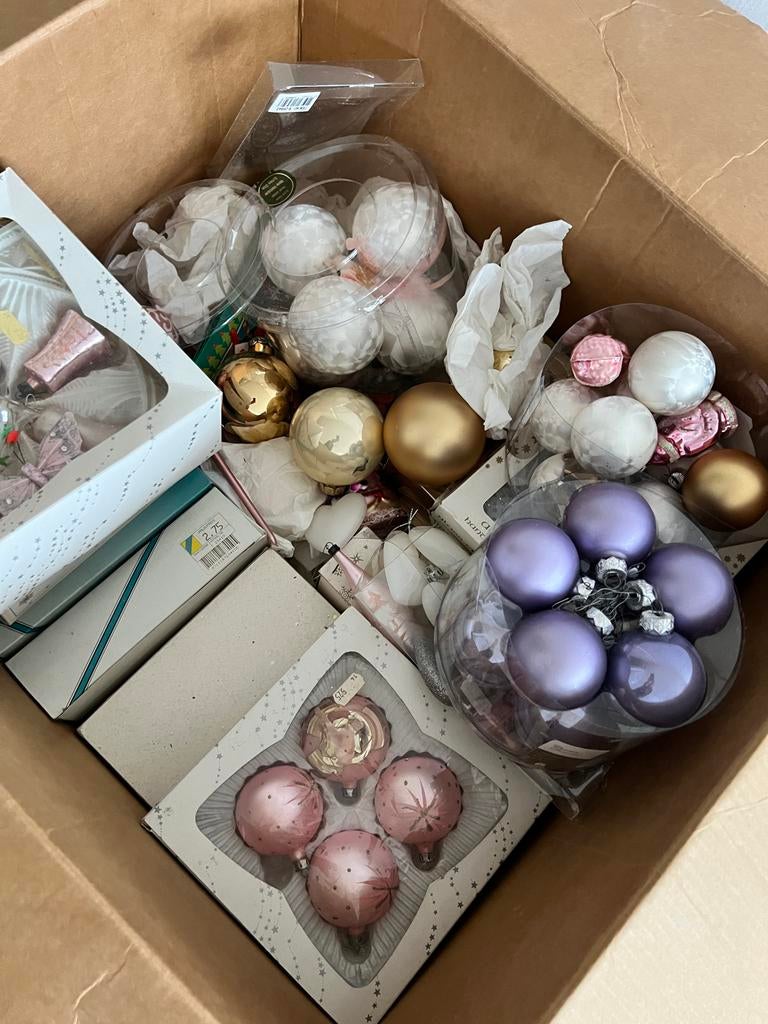 Antieke kerstballen, ook veel roze kerstballen, Diversen, Kerst, Ophalen, Zo goed als nieuw