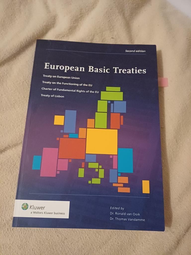 European basic treaties, Ophalen of Verzenden, Zo goed als nieuw