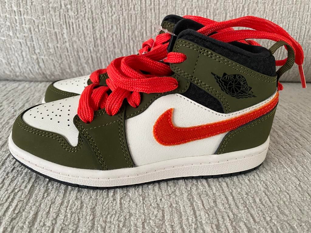 Nike Air Jordan 1 Mid Sneakers Nieuw in Maat 29.5, Schoentjes, Jongetje of Meisje, Nieuw, Ophalen of Verzenden