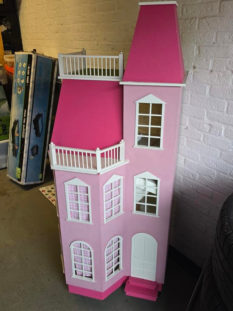 Barbie huis met accessoires, Ophalen, Gebruikt, Poppenhuis