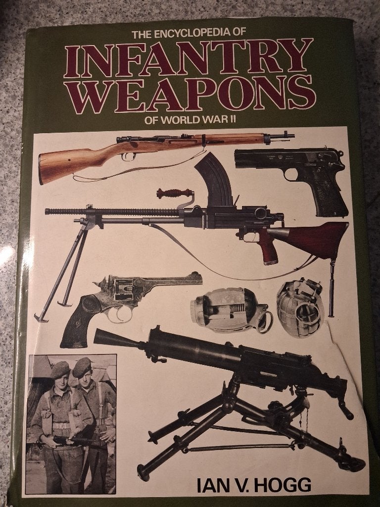 Encyclopedie Infanterie wapens WO2, Boeken, Encyclopedieën, Gelezen, Ian v. Hogg, Ophalen of Verzenden, Los deel