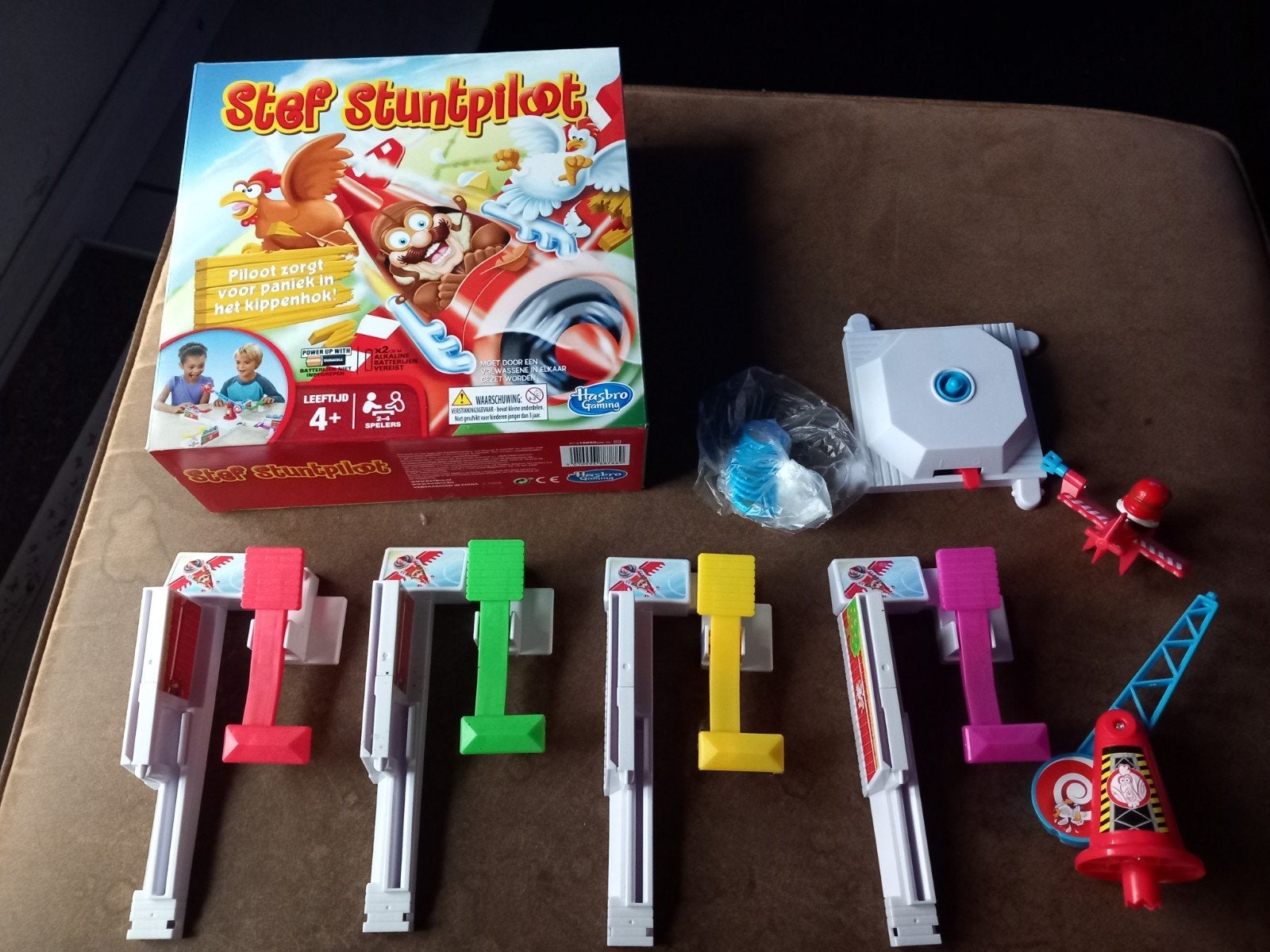 Stef Stuntpiloot - Leuk gezelschapsspel, Hobby en Vrije tijd, Ophalen of Verzenden, Zo goed als nieuw, Hasbro, Consumercare@hasbro.nl