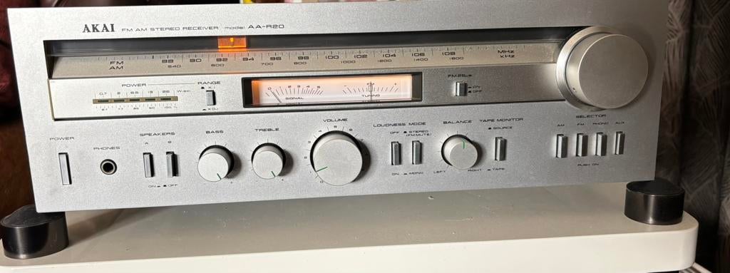 Akai AA-R2 receiver, Ophalen of Verzenden, Zo goed als nieuw, Minder dan 60 watt, Overige merken