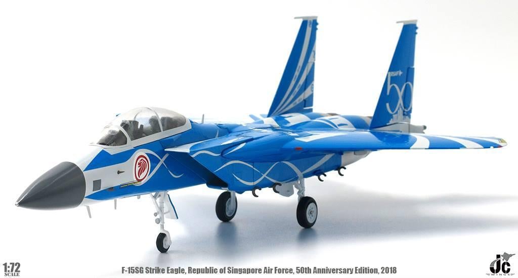 Boeing F-15SG Strike Eagle Republic of Singapore Air Force, Glow2B Germany GmbH Erlenbacher Str. 3 shop@glow2b.de, Schaalmodel
