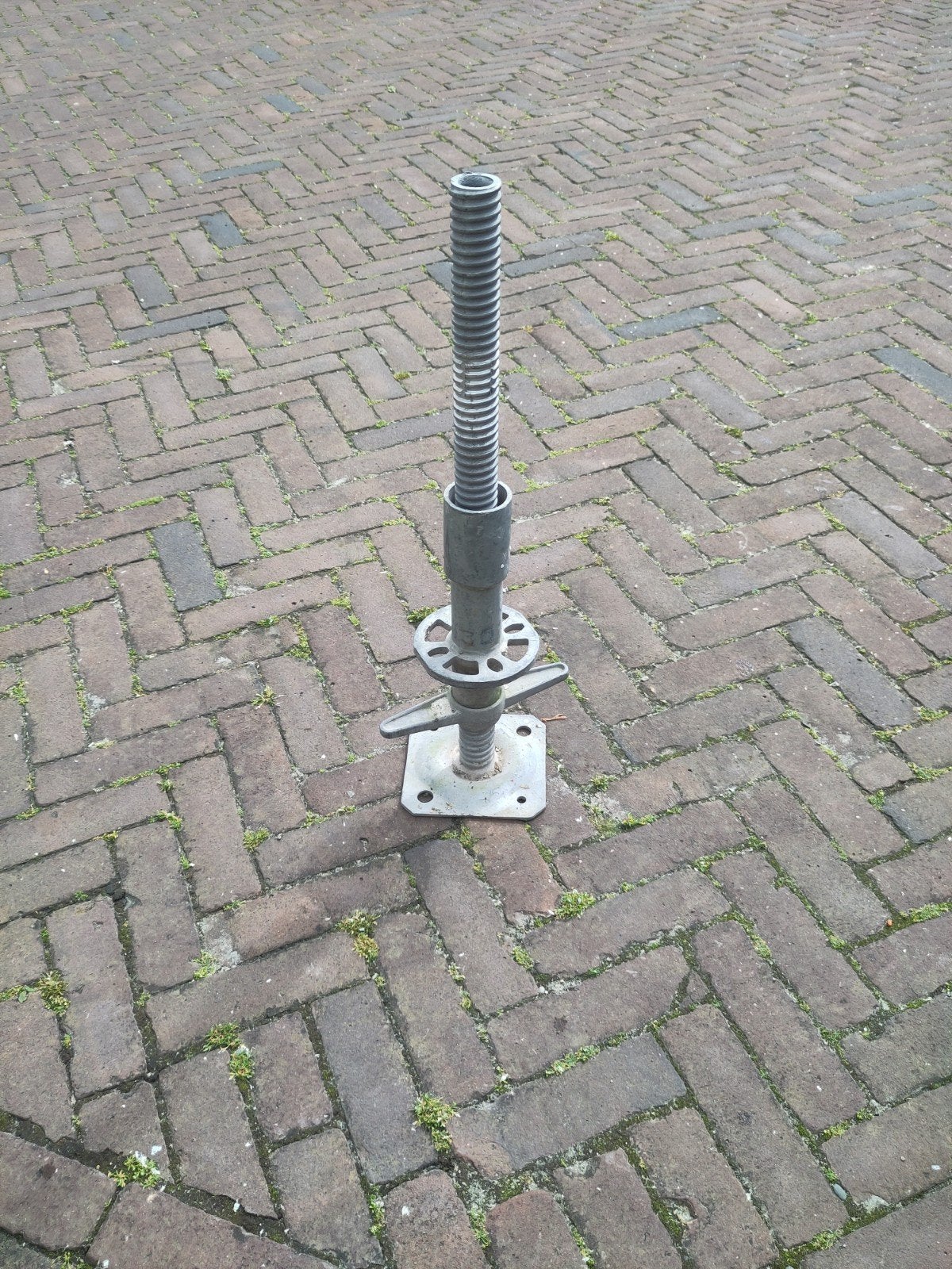 Stelvoet voor steiger of ondersteuning, Ophalen