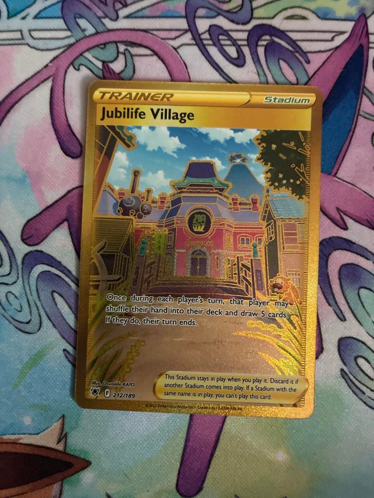 Pokémon Jubilife Village Gold Foil Trainer Kaart (272/189), Ophalen of Verzenden, Zo goed als nieuw, Losse kaart, Foil