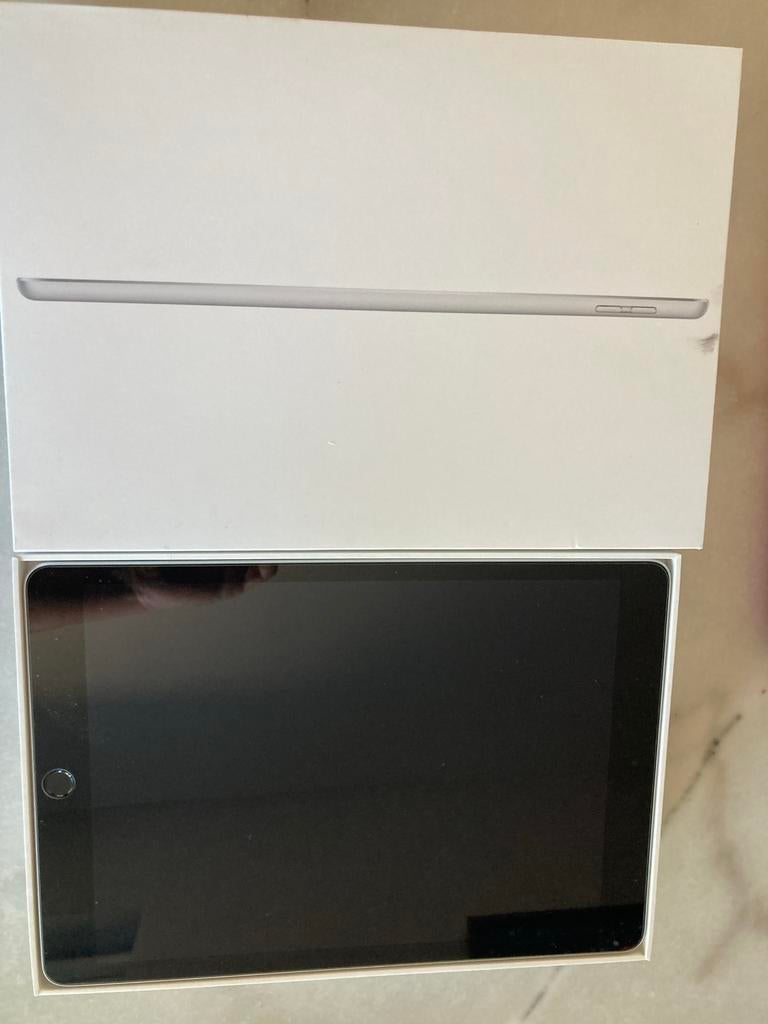 Apple iPad 9th generation 64GB silver, Overige modellen, Zo goed als nieuw, 64 GB, Wi-Fi