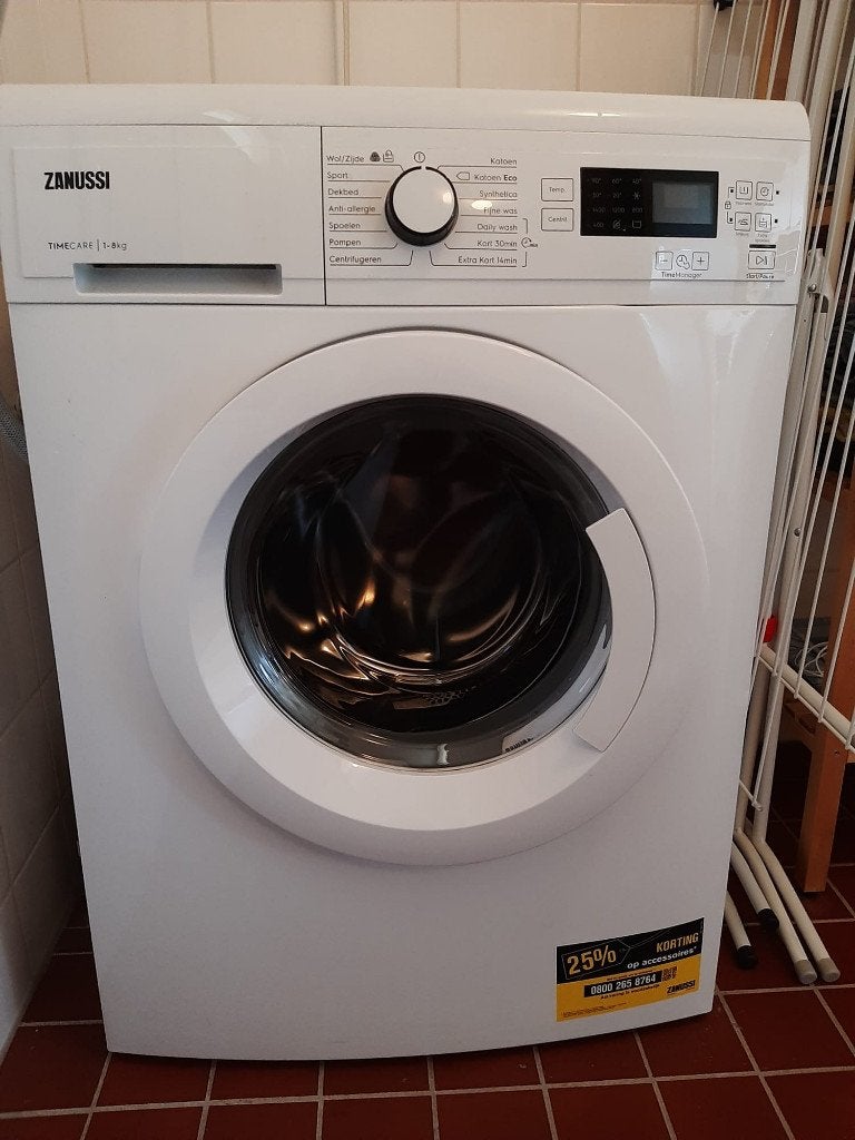 Zanussi ZWFN8245 wasmachine 8 kg - 1400 toeren - bj. 2020, Ophalen, Handwasprogramma, Zo goed als nieuw, Voorlader