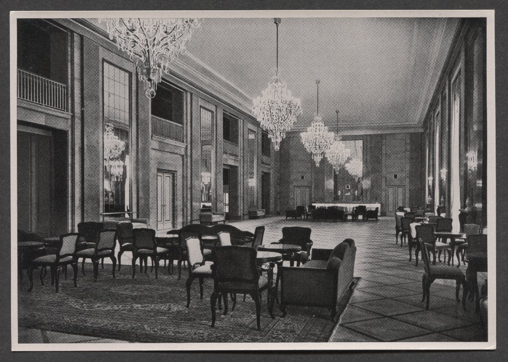 Das Foyer Deutschen Opernhauses in Charlottenburg.... Grote, Verzenden, Landmacht, Duitsland, Foto of Poster