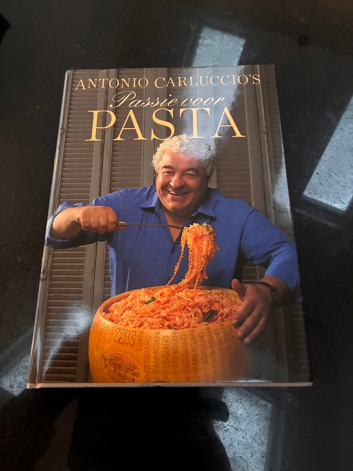 Kookboek Passie voor pasta Antonio Carluccio, Boeken, Ophalen of Verzenden, Zo goed als nieuw, Italië