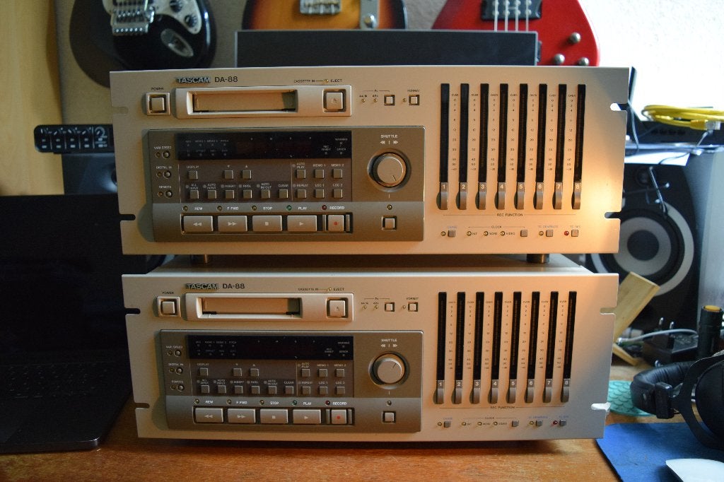 Te koop 2x Tascam DA88 (16 sporen digitale recorder), Ophalen, Gebruikt