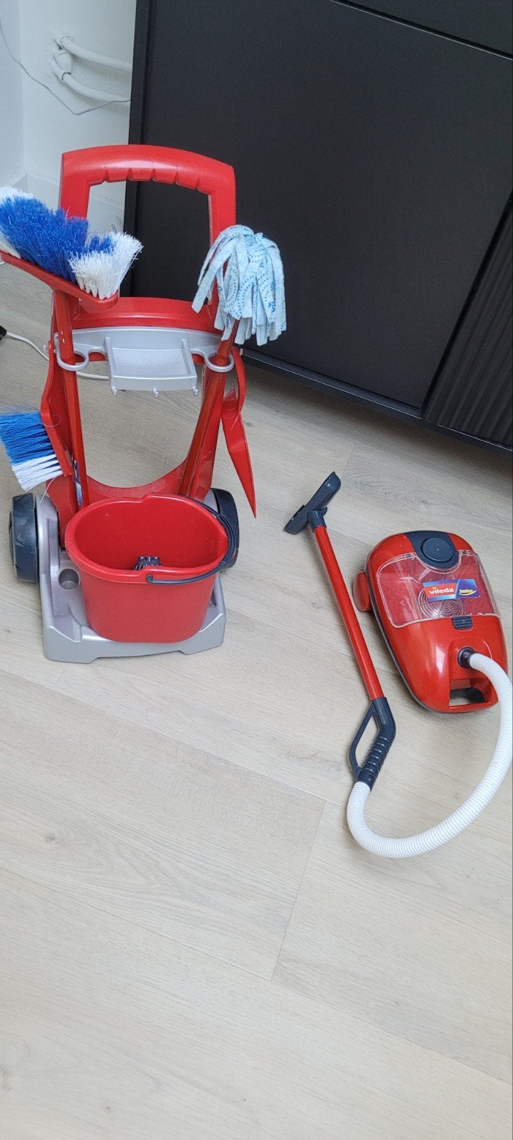 Vileda junior Speelgoed schoonmaakset met stofzuiger en kar, Ophalen, Gebruikt, Jongen of Meisje