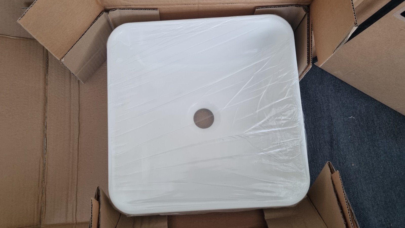 2x Nieuwe wastafels (380x380x122mm) - Wit, Ophalen, Minder dan 50 cm, Nieuw, Minder dan 100 cm