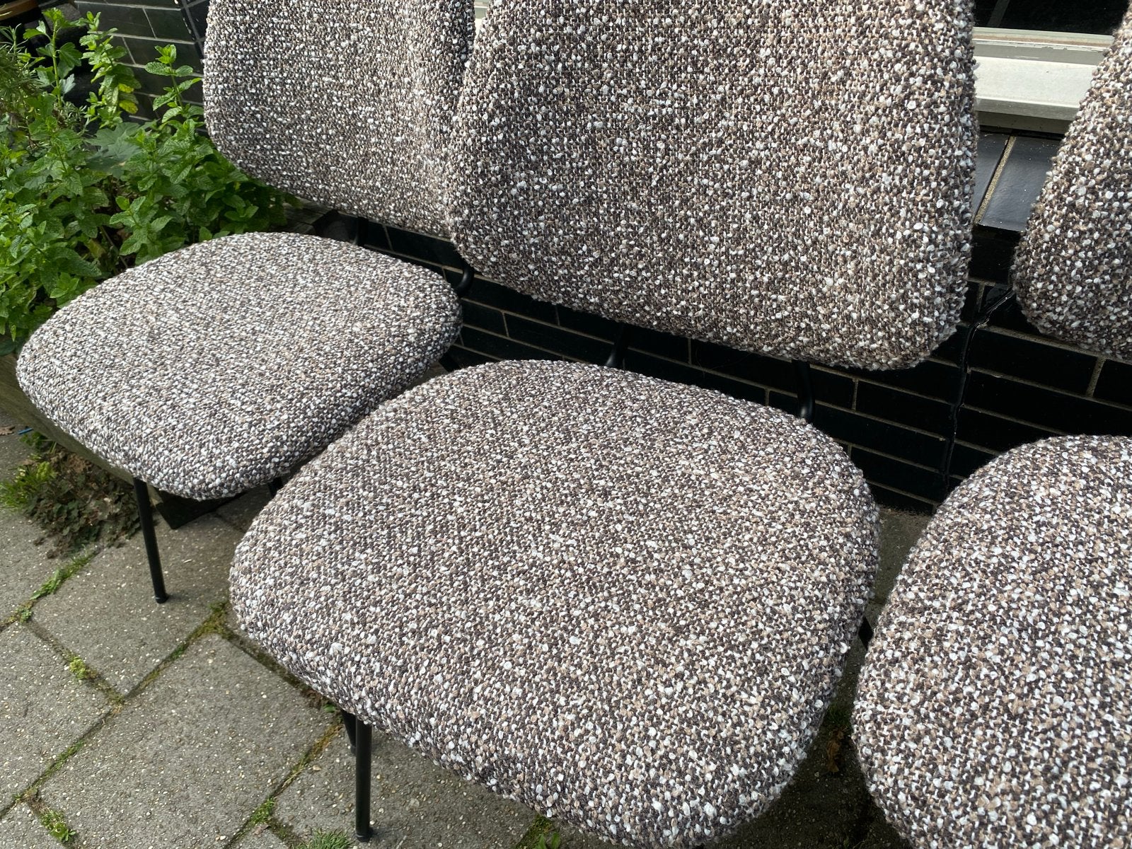 Jon showroom stoelen 12 op voorraad taupe, Ophalen, Overige kleuren, Nieuw, Stof