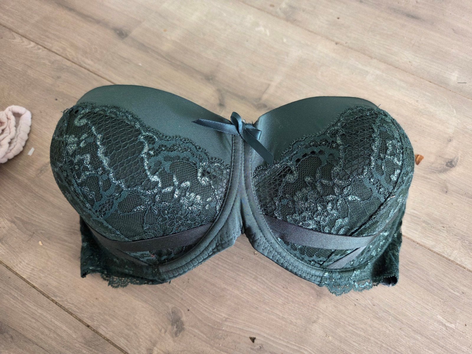 Hunkemöller Strapless BH 85G - Weinig gedragen, Hunkemöller, Ophalen of Verzenden, Groen, BH