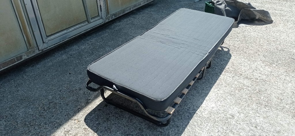 logeer bed opklapbaar verrijdbaar kamperen zgan Livarno, Huis en Inrichting, Ophalen, Eenpersoons, Bruin, 190 cm of minder