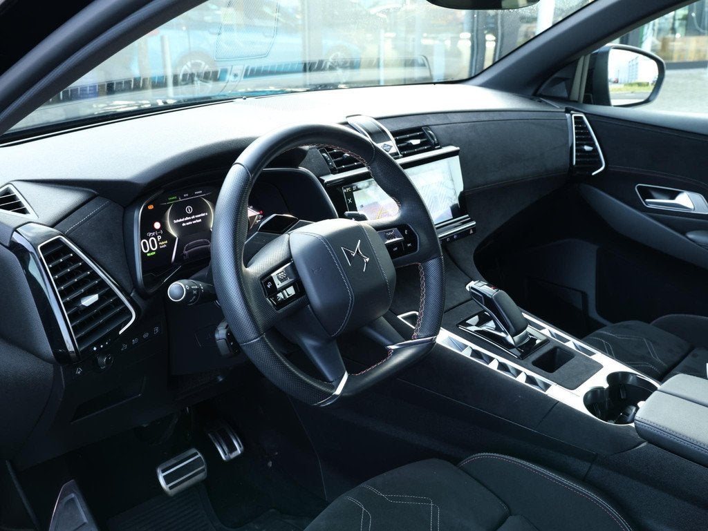 DS 7 300PK 4x4 Performance Line+|Alacantara|Adapt.cr, Auto's, DS, Automaat, 14 kWh, Gebruikt, Zwart