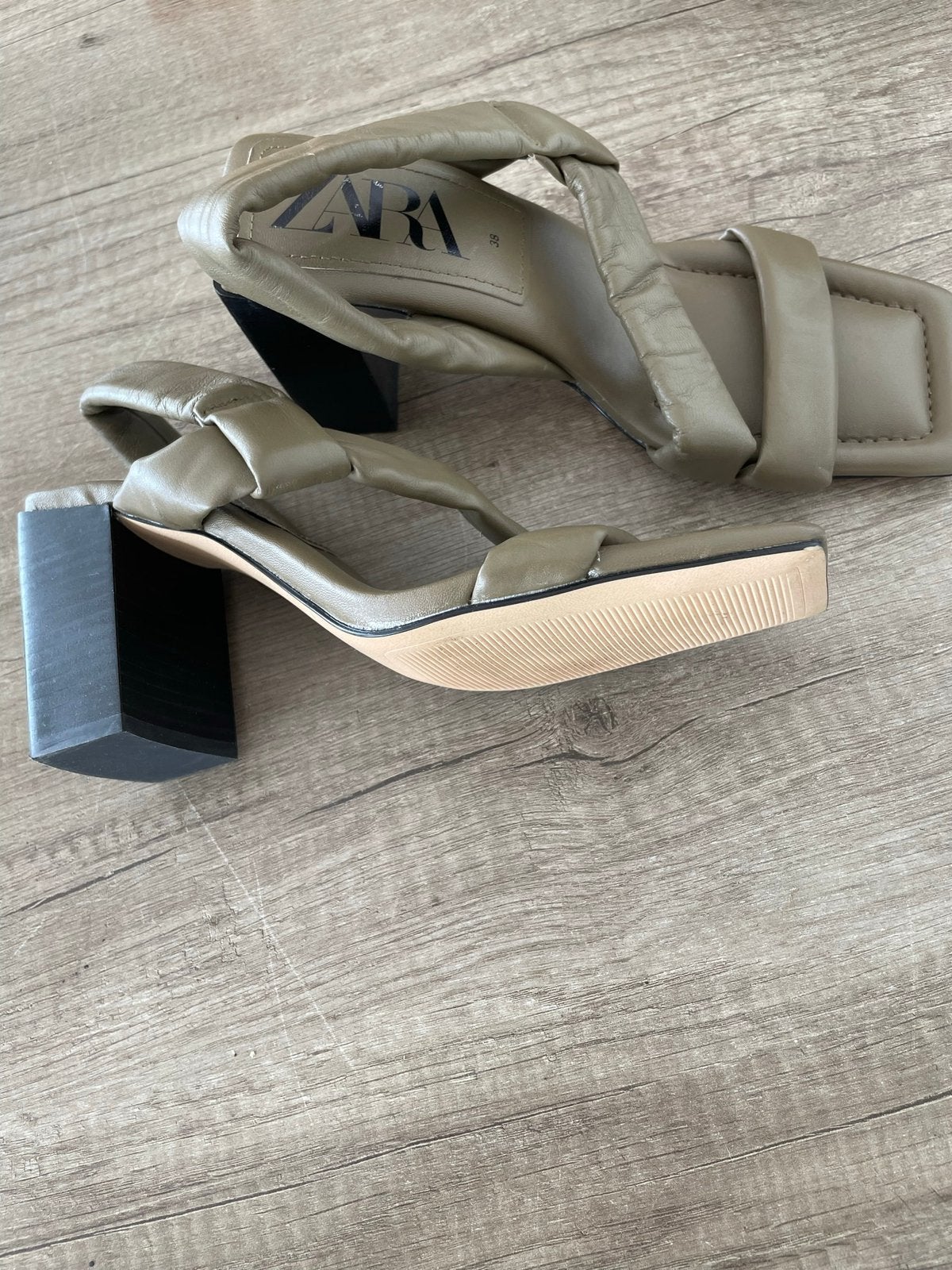 Zara heels maat 38  donker groen hakken, Kleding | Dames, Ophalen of Verzenden, Zo goed als nieuw, Groen