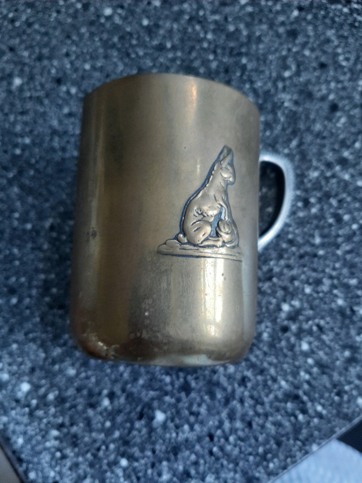 Antieke Bronzen Beker met Konijn Reliëf, Antiek en Kunst, Ophalen of Verzenden