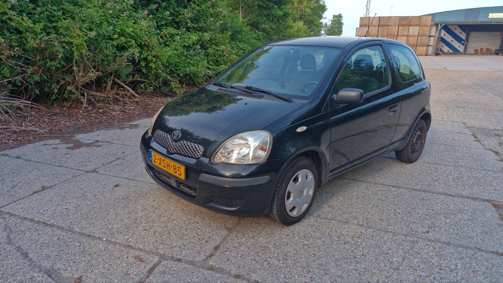 Toyota 2003 Zwart, 65 pk, 28 km/l, 31 €/maand, Particulier