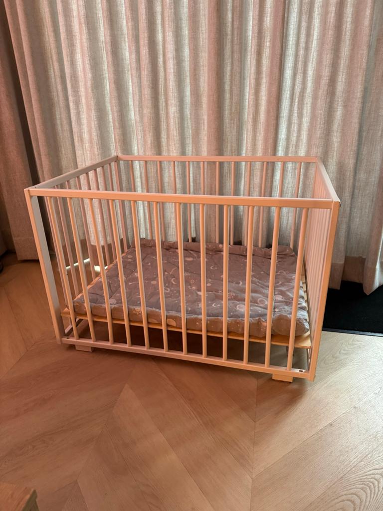 Baby box met matras - 5cm (niet op foto), Kinderen en Baby's, Boxen, Ophalen, Gebruikt, Vierkant