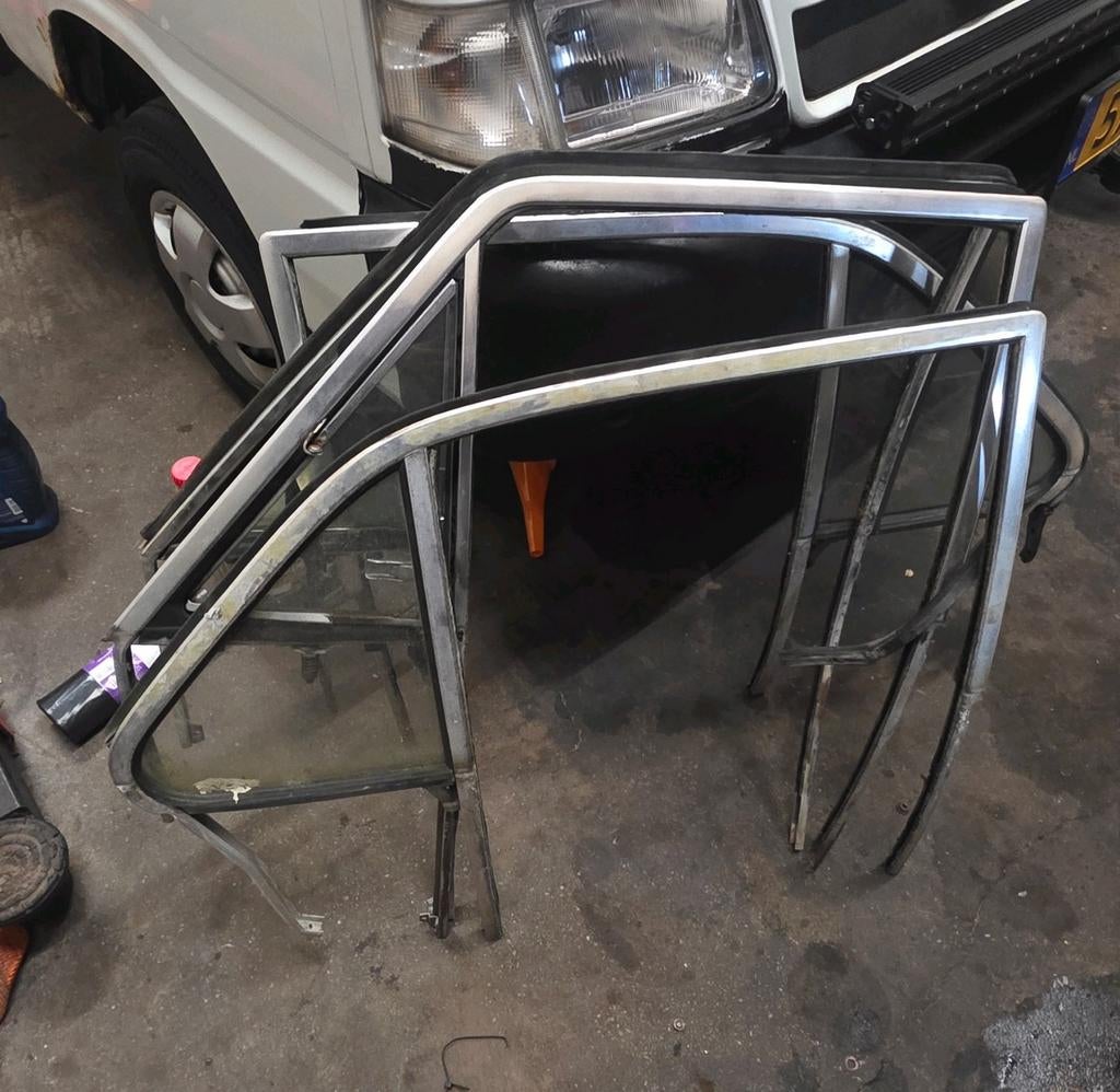 Opel kadett fastback 4 deurs deur trims / kleine ruitjes, Auto-onderdelen, Ophalen, Gebruikt, Opel, Deur