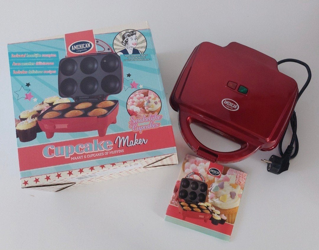 Cupcake Maker
van €29,99 voor €20,00, Hobby en Vrije tijd, Taarten en Cupcakes maken, Ophalen of Verzenden, Nieuw, Cupcakes, Bakvorm