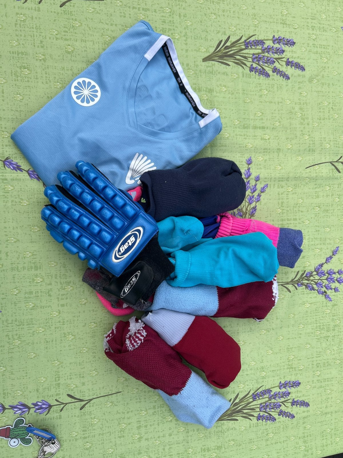 Hockeykleding en accessoires - shirt, handschoen, sokken, Ophalen of Verzenden, Gebruikt