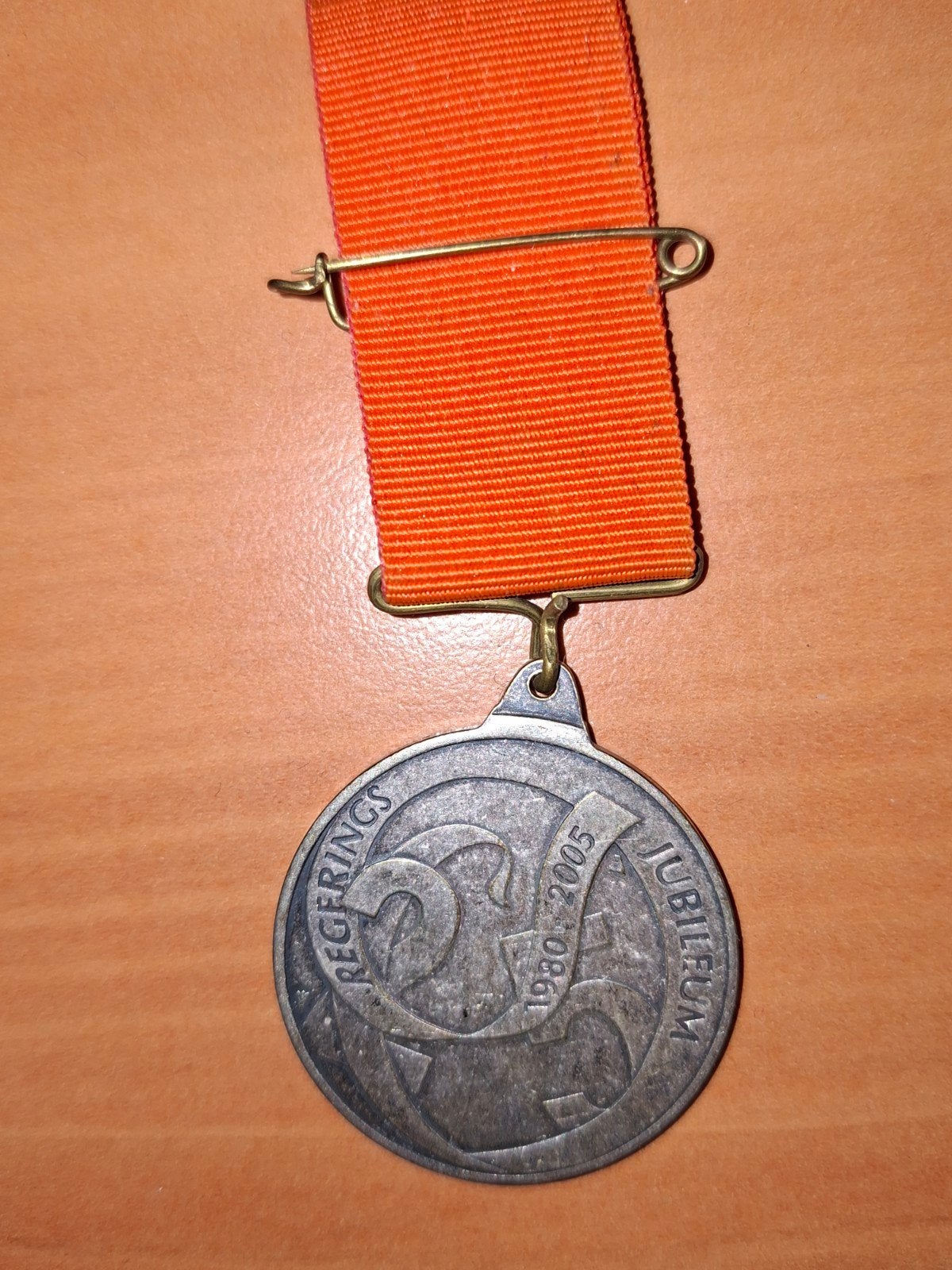 jubileummedaille Beatrix 25 jaar koningin, Ophalen of Verzenden, Overige materialen