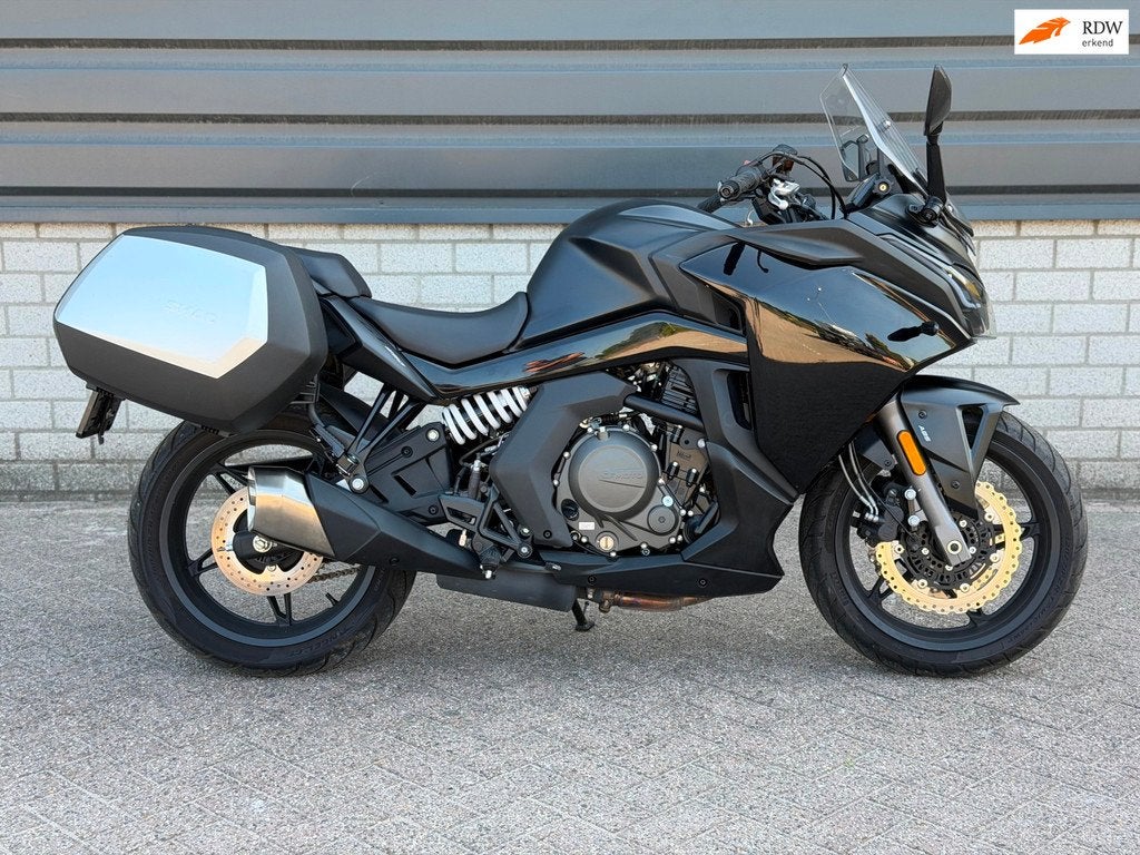 CFMoto 650 GT ABS BLACK-OUT BJ 2022 1STE EIGENAAR! 2900KM, LED Verlichting, 649 cc, Bedrijf, Meer dan 35 kW