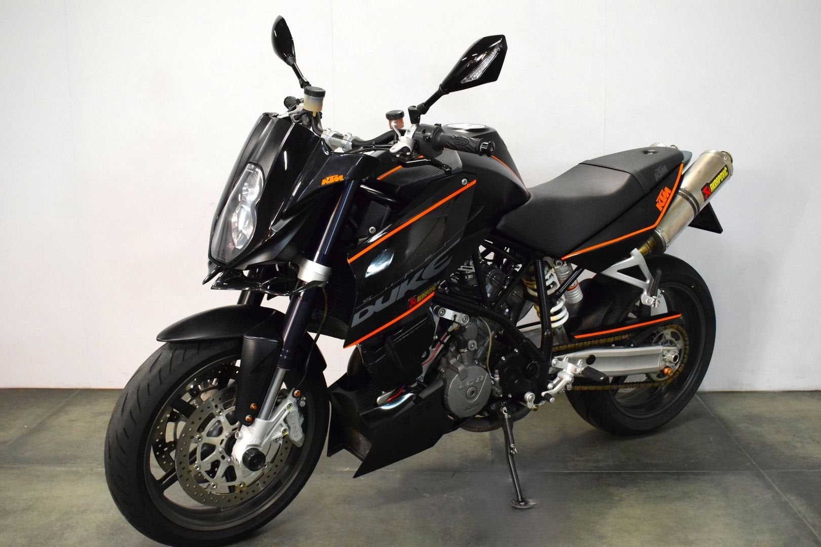 KTM 990 SUPER DUKE AKRAPOVIC (bj 2006), Motoren, Motoren | KTM, 2 cilinders, KTM, Motorrijbewijs A, Bedrijf