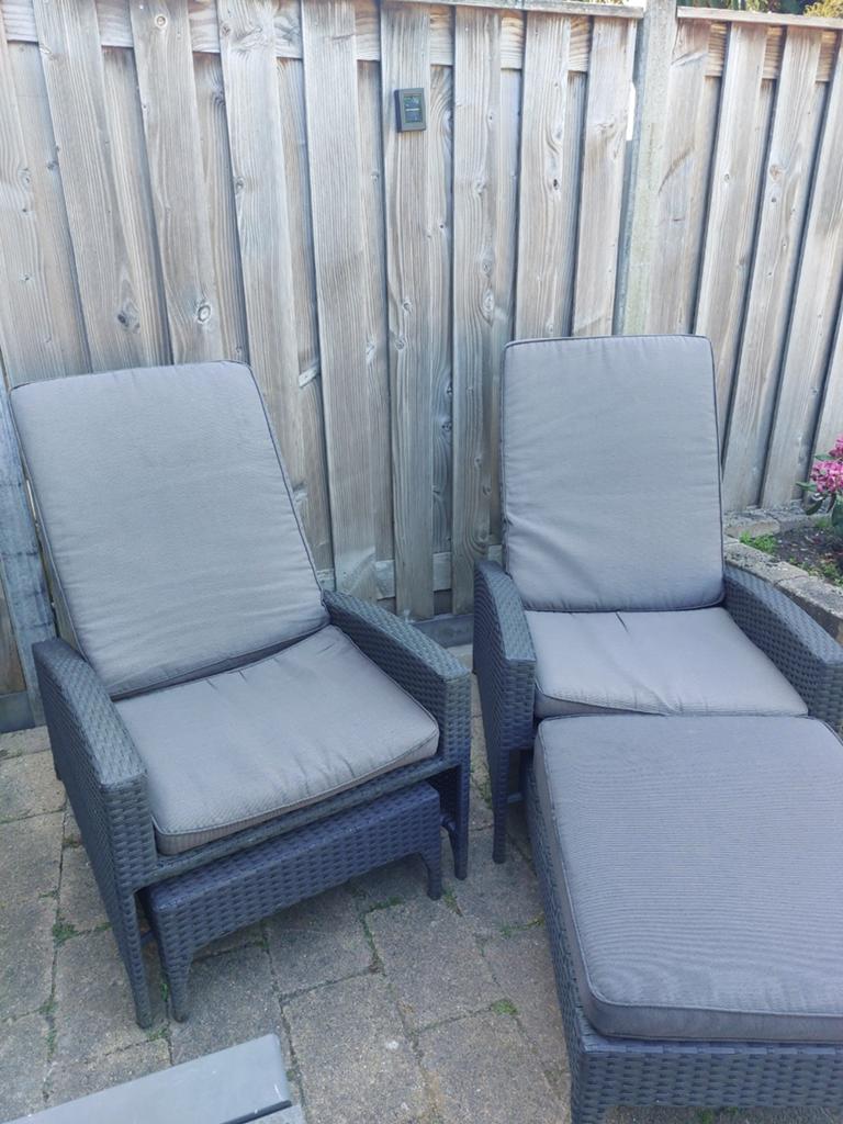 Verstelbare loungestoelen wicker met voetenbanken, Tuin en Terras, Ophalen, Gebruikt, Wicker, Verstelbaar