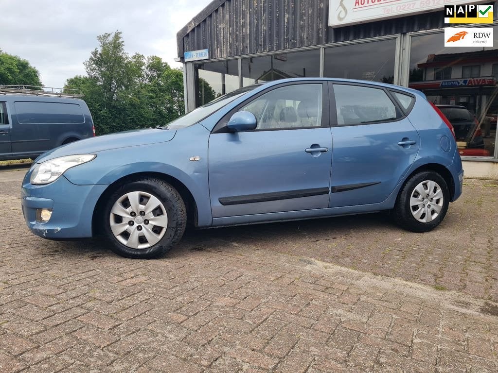 Hyundai I30 1.6i Dynamic, Gebruikt, 1591 cc, Blauw, 122 pk