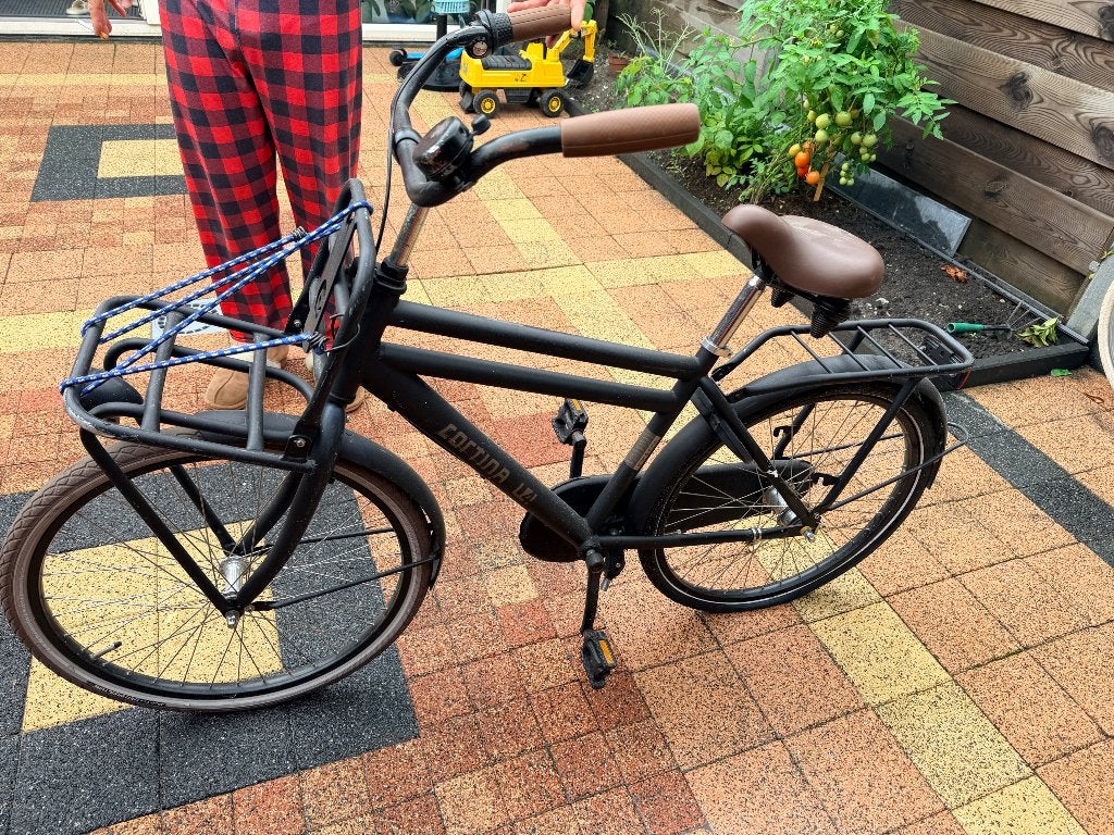 Jongensfiets - Stoere zwarte Cortina U4 sportfiets 24 inch, Fietsen en Brommers, Ophalen, Terugtraprem, Cortina, Gebruikt