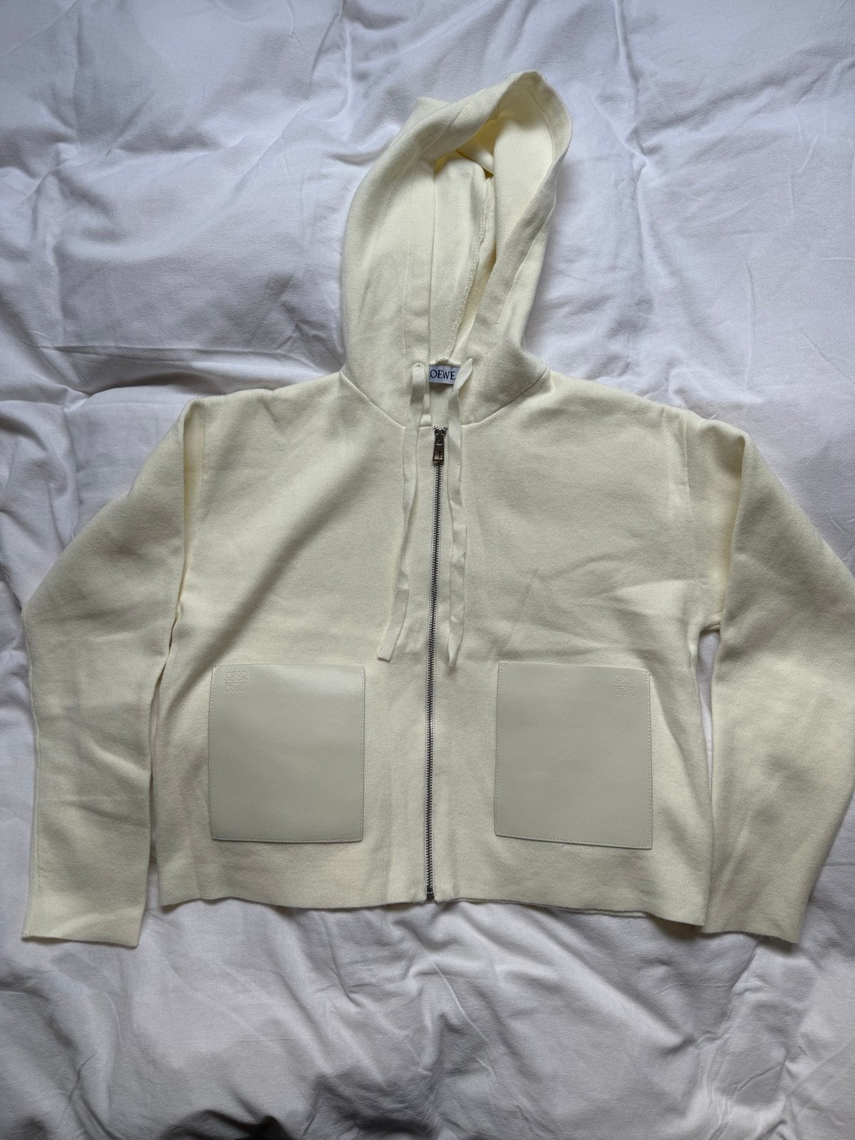 LOEWE Luxe Fijngebreid Vest met Leren Zakken - Ecru Maat S, Ophalen of Verzenden, Zo goed als nieuw, Maat 36 (S), Beige