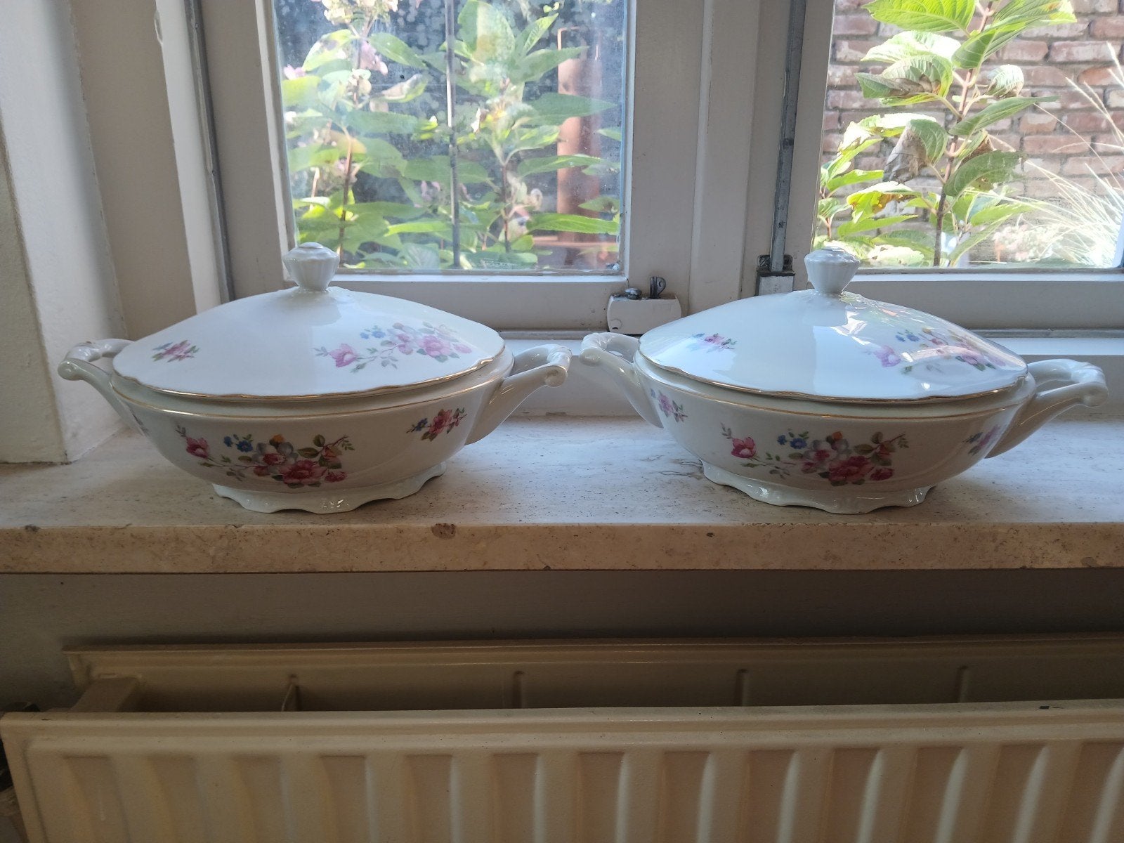 Set van 2 antieke soepterrines met bloemmotief, Ophalen of Verzenden