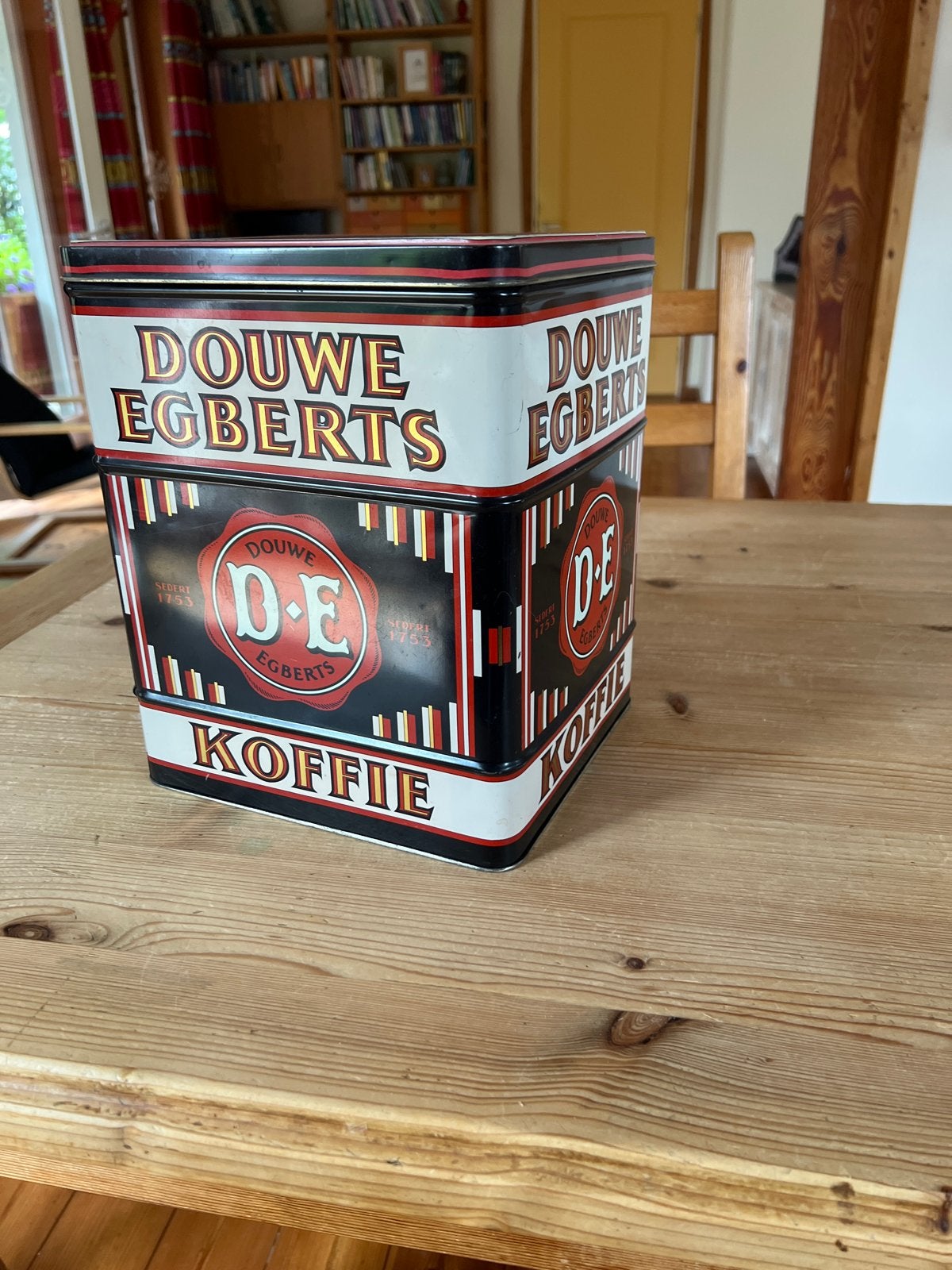 Vintage Douwe Egberts Koffieblik - Zwart/Rood/Wit, Verzamelen, Blikken, Ophalen of Verzenden, Gebruikt, Koffie, Douwe Egberts