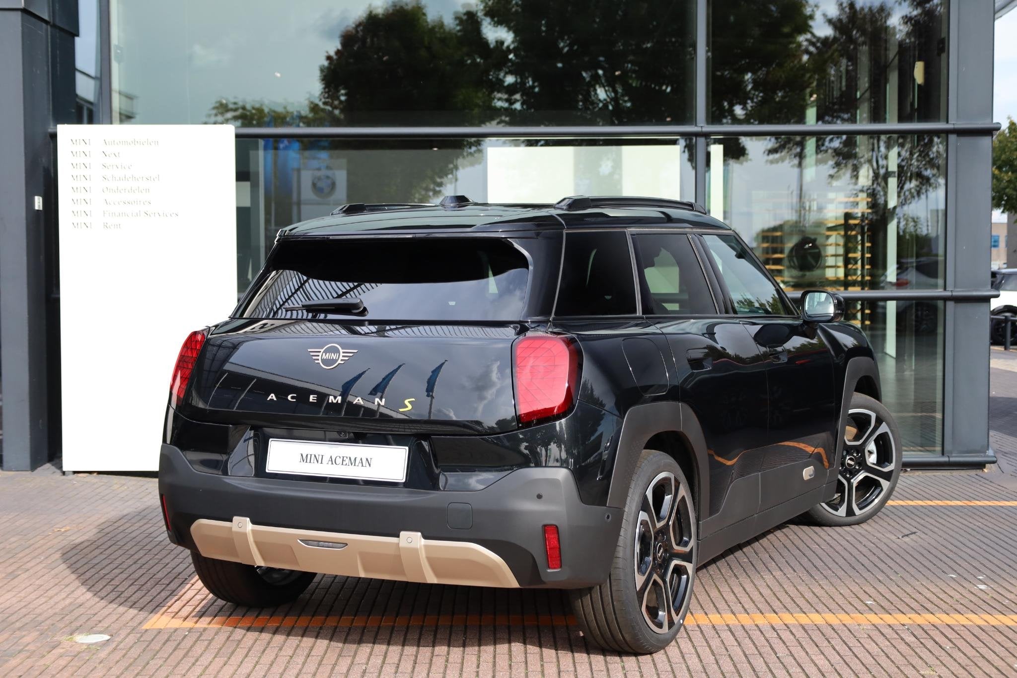 MINI Aceman SE Favoured Trim | Pakket M, Auto's, Zwart, 218 pk, Nieuw, SUV of Terreinwagen