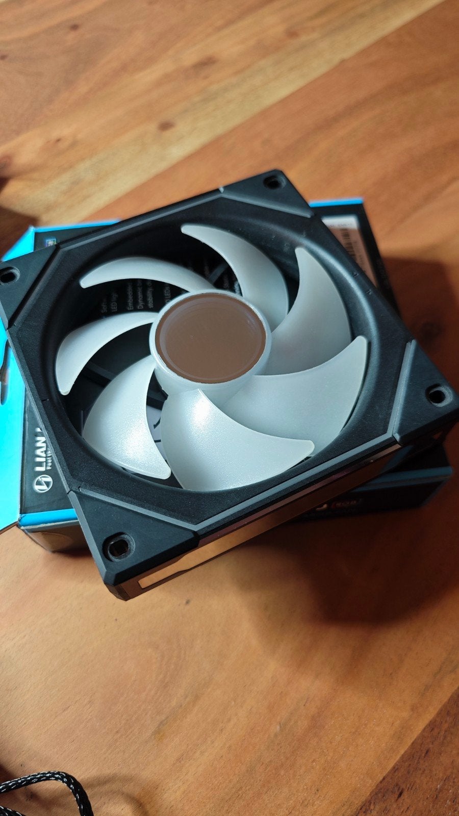 Lian-li SL-INF 120 BLACK fans met RGB Hubs en kabels, Ophalen of Verzenden, Zo goed als nieuw, Luchtkoeling