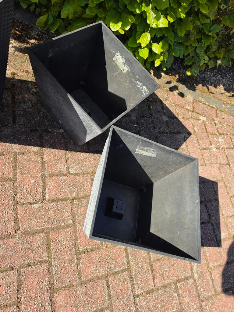 Te koop  2 mooie grote plantenbak, Kunststof, Gebruikt, Vierkant, Ophalen of Verzenden